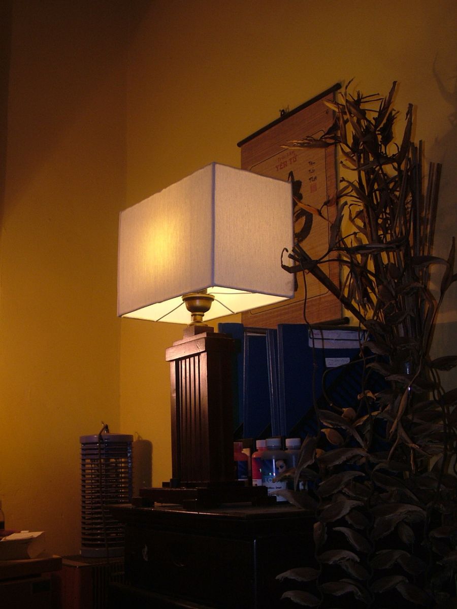 đèn để bàn gỗ,đèn bàn,đèn bàn phòng đọc sách